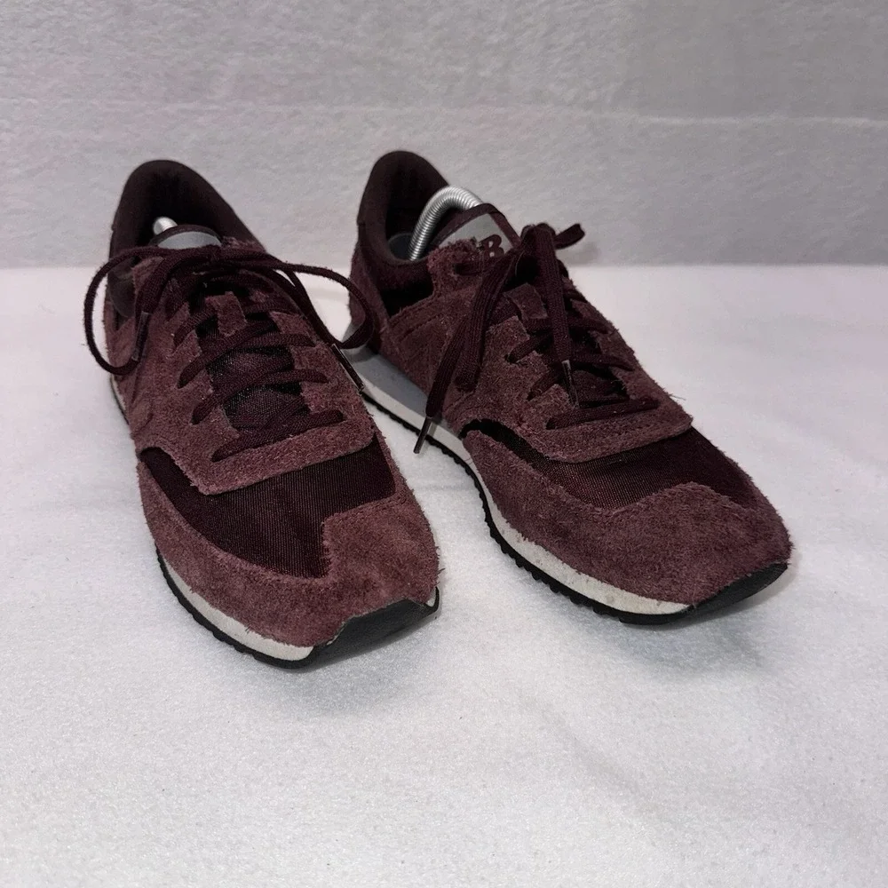 New Balance 620 Sneakers Womens 8 Burgundy Suede Retro Low Top Athletic CW620NFC